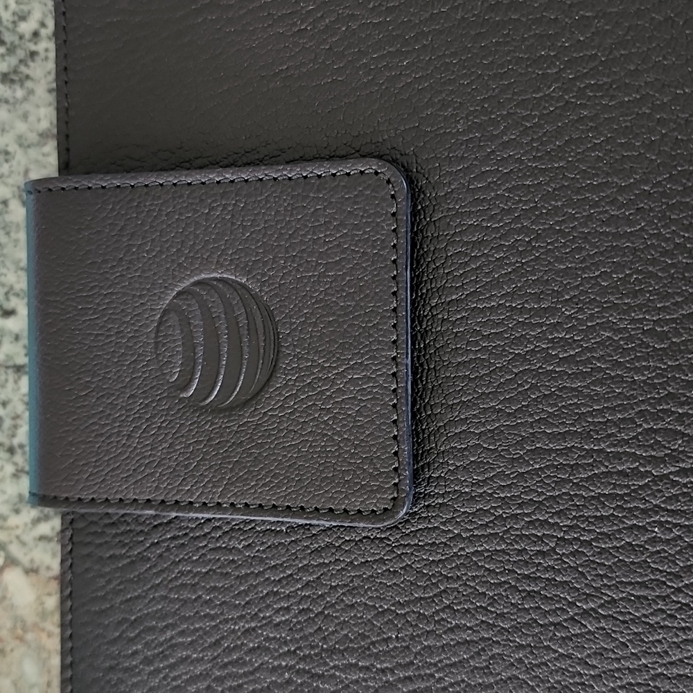 Tiffany Leather iPad/Tablet Cover - Picture 3 of 12